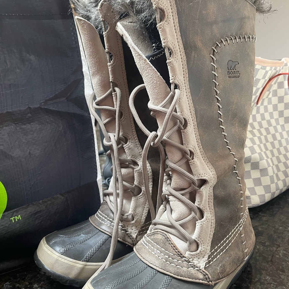 Sorel Women's Joan of Arc Winter Boots